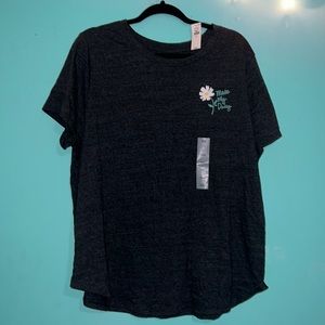 NWT Old Navy Grey Graphic T-Shirt Women’s Size XXL !!Open to Offers!!